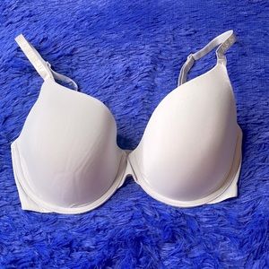 Victoria’s Secret Light Blue Wire Free Padded Bra Size 32DD